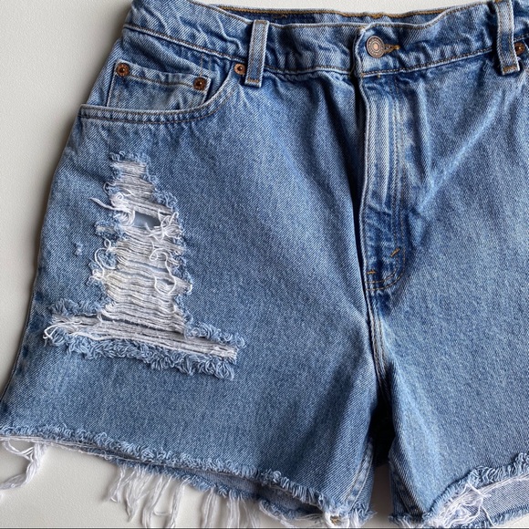 Vintage Levi’s 551 Denim Cut off Shorts - Picture 5 of 6